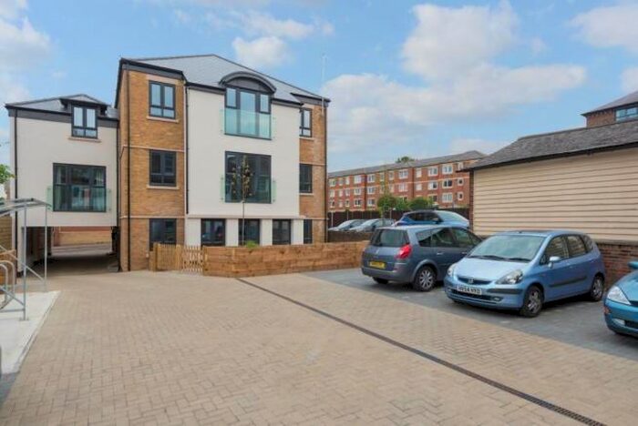 2 Bedroom Flat To Rent In Queen Anne Road Maidstone, ME14