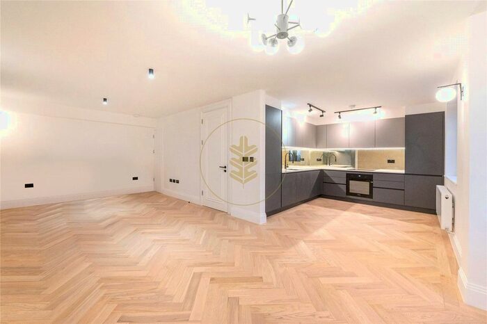 3 Bedroom Flat To Rent In Shakespeare Road, Mill Hill, London, NW7