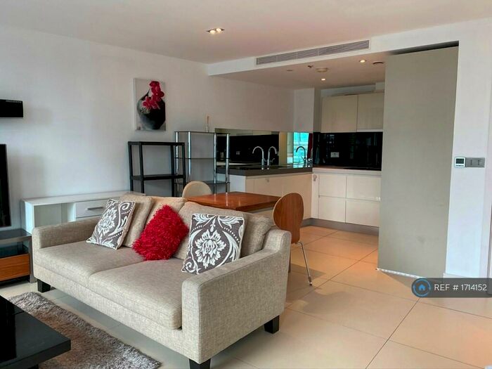 Studio To Rent In City Road, London, EC1Y