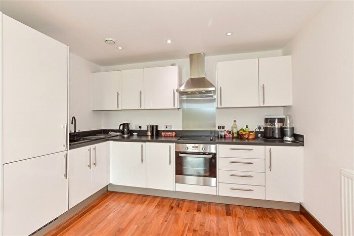 2 Bedroom Flat For Sale In Olympia Way, Whitstable, Kent, CT5