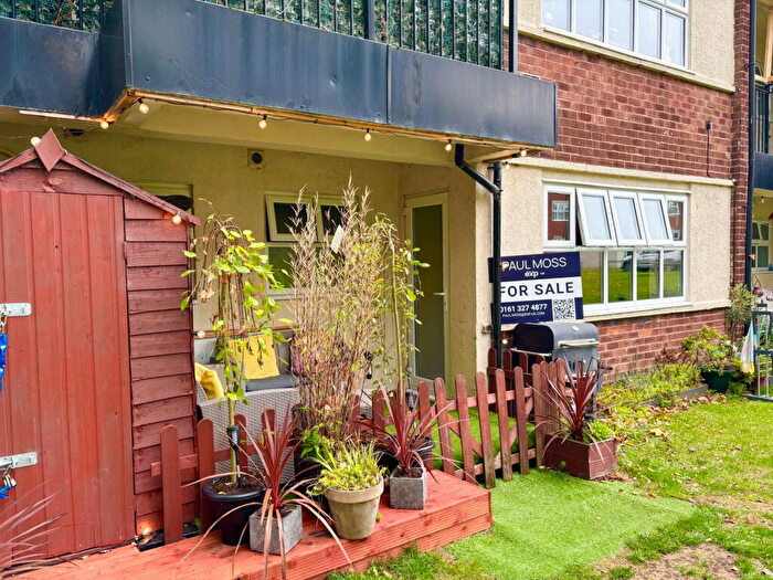 2 Bedroom Flat For Sale In Hall Lane, Manchester, M23