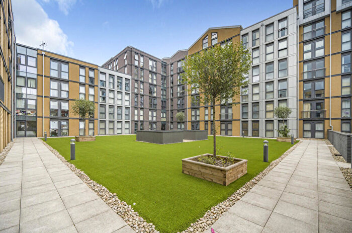 2 Bedroom Apartment To Rent In Communication Row, Birmingham, West Midlands, B15
