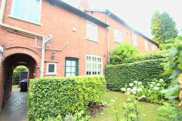 2 Bedroom House To Rent In North Pathway, Harborne, Birmingham, B17