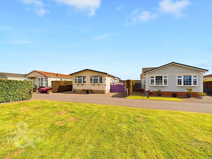2 Bedroom Park Home For Sale In Eye Road, Brome, Eye, IP23