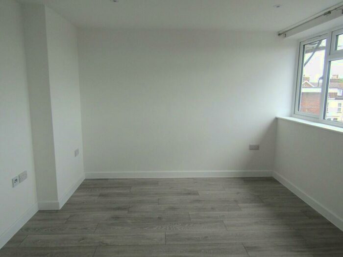 2 Bedroom Flat To Rent In High Street, Harwich, CO12