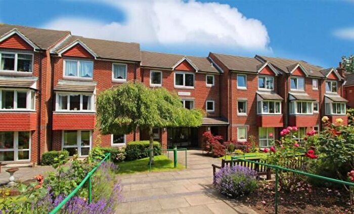 1 Bedroom Flat To Rent In Heath Road, Haywards Heath, RH16