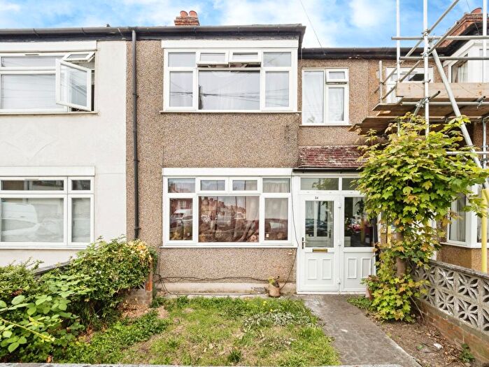 3 Bedroom Terraced House For Sale In Tenterden Road, Dagenham, Essex, RM8
