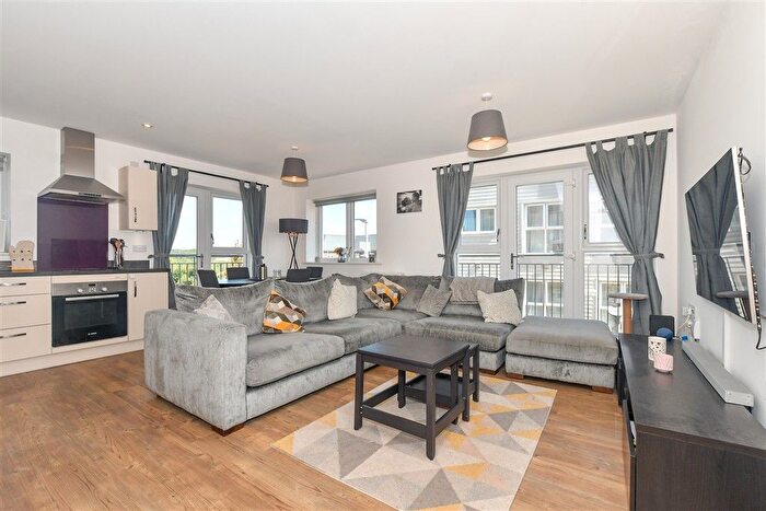 2 Bedroom Flat For Sale In The Avenue, Tunbridge Wells, Kent, TN2