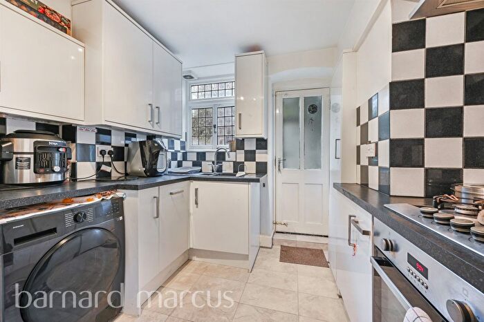 2 Bedroom Flat For Sale In Courtside, Dartmouth Road, London, SE26