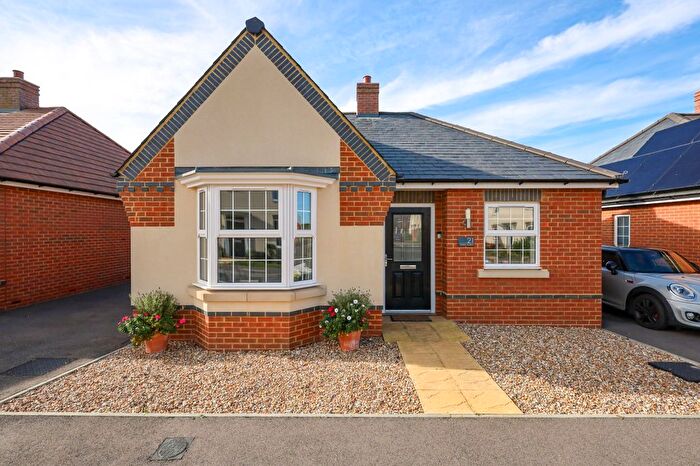 2 Bedroom Detached Bungalow For Sale In Pendine Gardens, Eastbourne, BN22