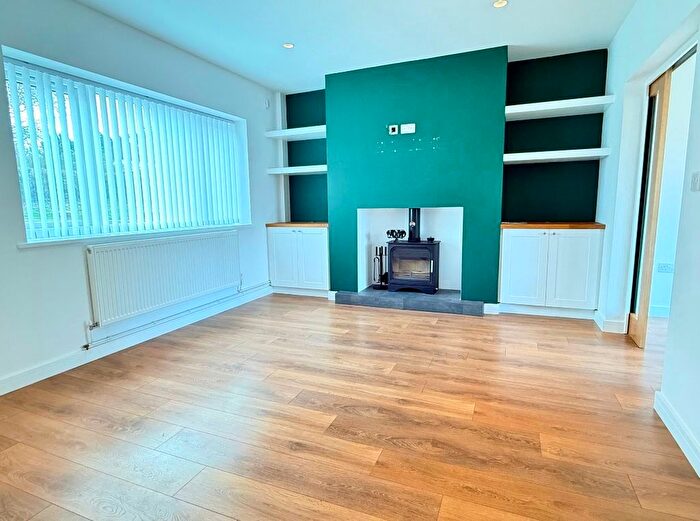 3 Bedroom Semi-Detached House To Rent In Rowley Drive, Newmarket, CB8