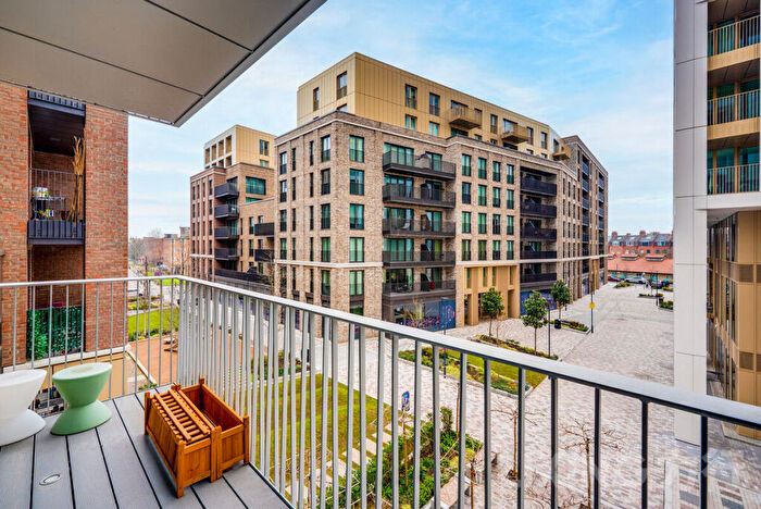 1 Bedroom Apartment To Rent In Tapestry Way, Whitechapel, E1