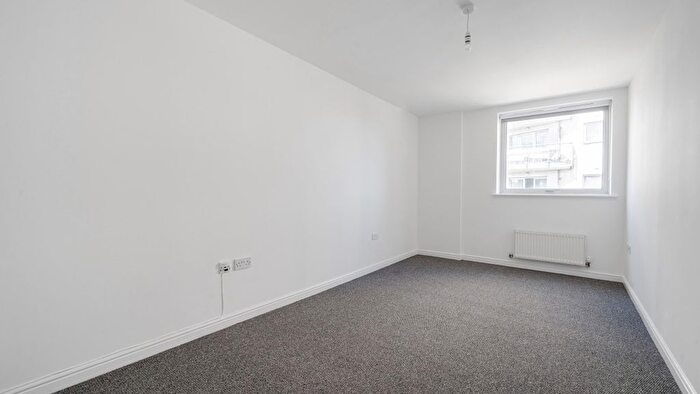 1 Bedroom Flat To Rent In Ilford, Ilford, IG1