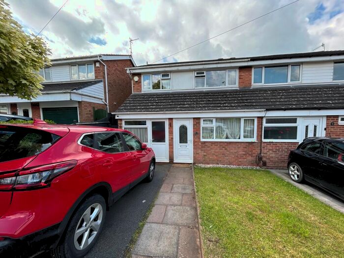 3 Bedroom Semi-Detached House To Rent In Chatsworth Road, Halesowen, West Midlands, B62