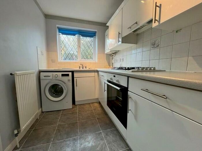 2 Bedroom End Of Terrace House To Rent In , Hatch Warren, RG22
