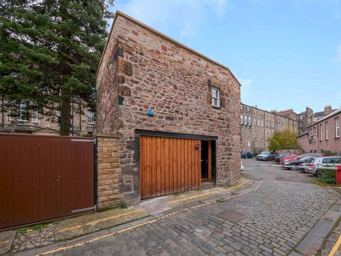 1 Bedroom End Of Terrace House To Rent In Albany Street Lane, Edinburgh, EH1