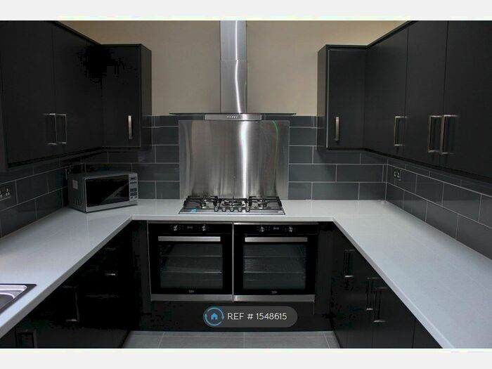 6 Bedroom Terraced House To Rent In Ossory Street, Manchester, M14