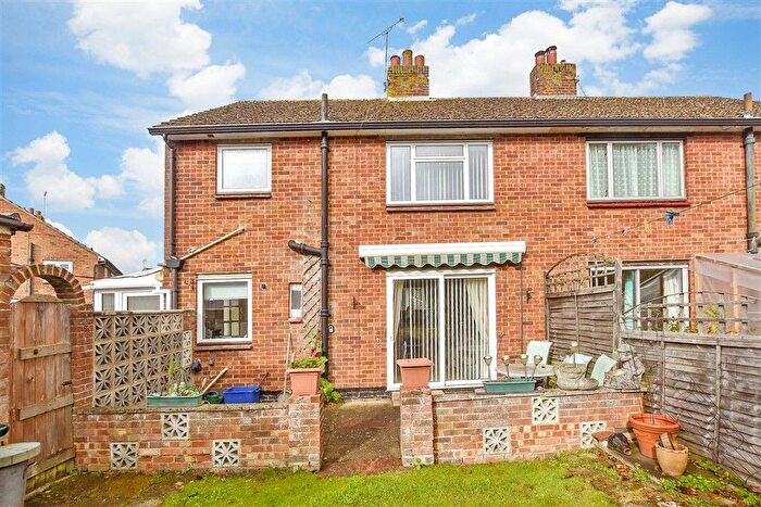 3 Bedroom Semi-detached House For Sale In Shrubcote, Tenterden, Kent, TN30