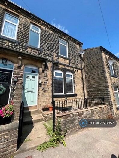 5 Bedroom Semi-Detached House To Rent In Church Street, Keighley, BD22