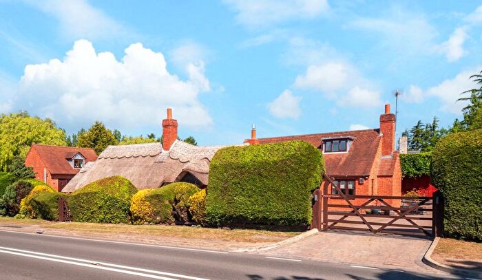 4 Bedroom Detached House For Sale In Whitley Hill, Henley-In-Arden, Warwickshire, B95