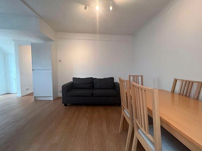 5 Bedroom Semi Detached House To Rent In Bevendean Crescent, Brighton, BN2