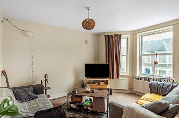 2 Bedroom Apartment To Rent In Dresden Road, Archway, N19