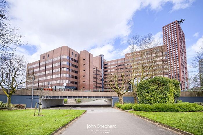 2 Bedroom Flat To Rent In Broad Street, Birmingham, West Midlands, B15