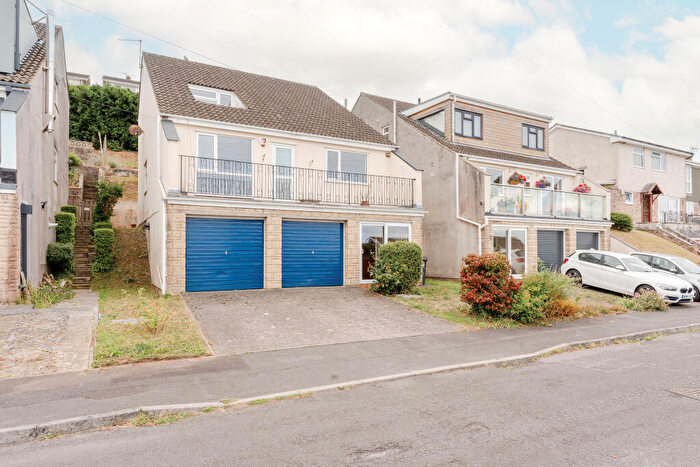 4 Bedroom Detached House For Sale In Frobisher Avenue, Portishead, BS20