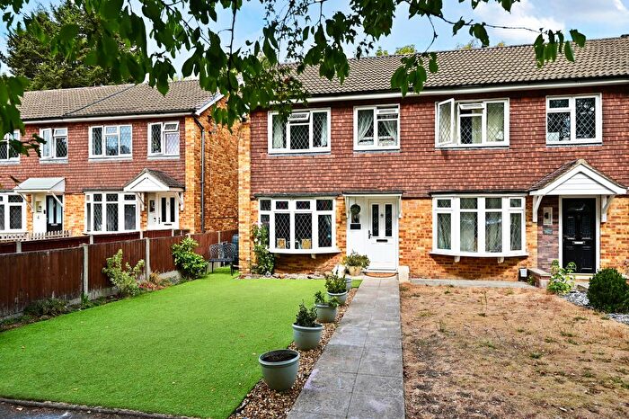 3 Bedroom End Terrace House For Sale In Quebec Gardens, Blackwater, Camberley, GU17
