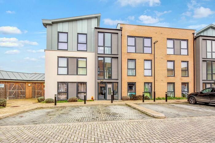 2 Bedroom Flat To Rent In Gardeners Close, Bicester, OX26