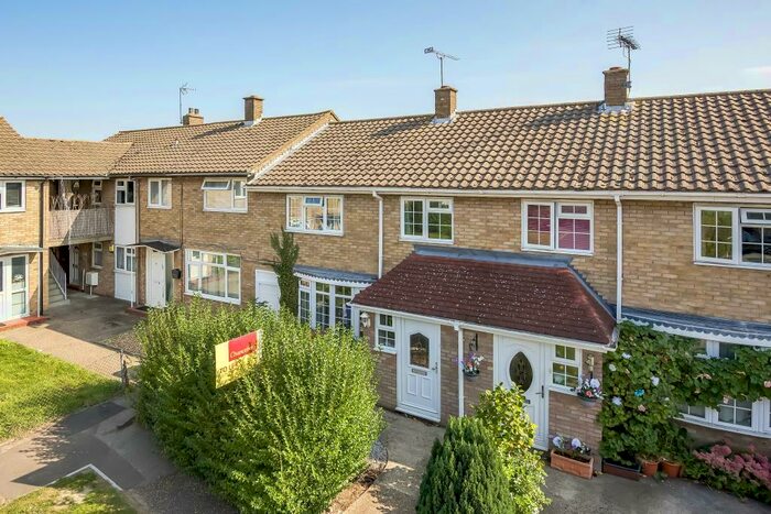 3 Bedroom End Of Terrace House To Rent In Marescroft Road, Slough, SL2