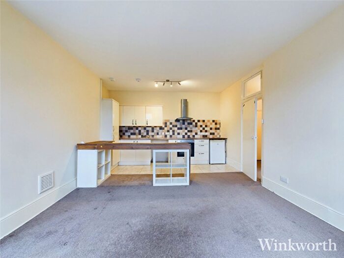 1 Bedroom Flat To Rent In Woodhurst Road, London, W3