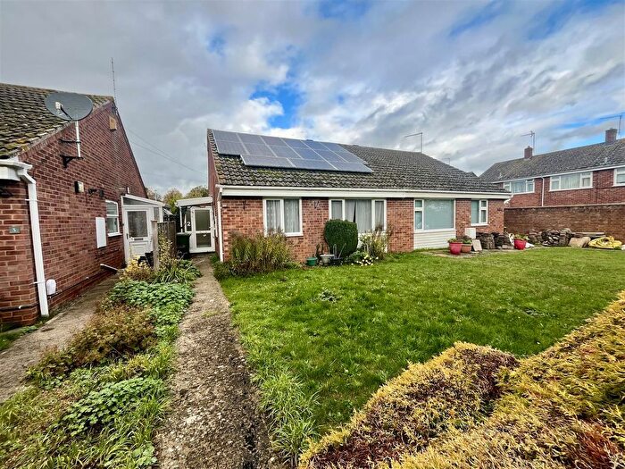 2 Bedroom Semi-detached Bungalow For Sale In The Crofts, Newent, GL18
