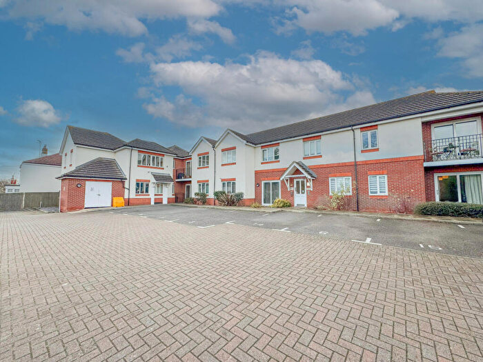 2 Bedroom Flat For Sale In Aspen Green, Ashingdon, SS4