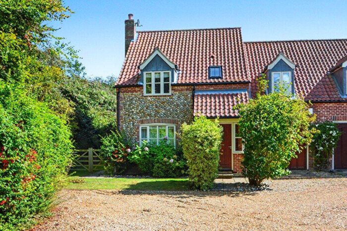 4 Bedroom Semi-Detached House For Sale In Cley-Next-The-Sea, Norfolk, NR25
