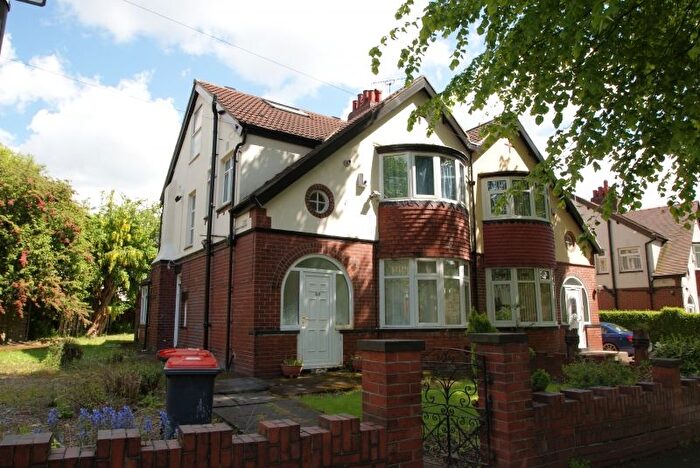 4 Bedroom Semi-Detached House To Rent In The Turnways, Headingley, Leeds, LS6