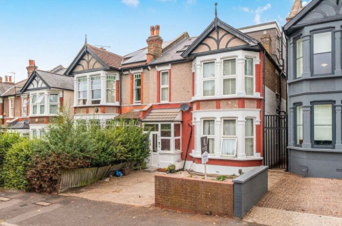 1 Bedroom Flat For Sale In Upper Walthamstow Road, London, E17
