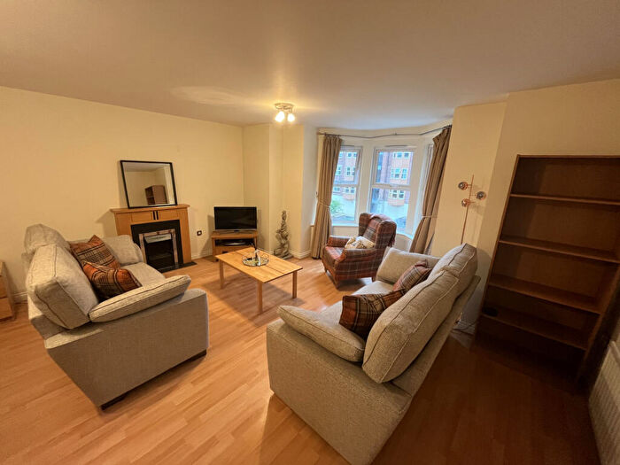 2 Bedroom Apartment To Rent In Carisbrooke Road, Leeds, West Yorkshire, LS16