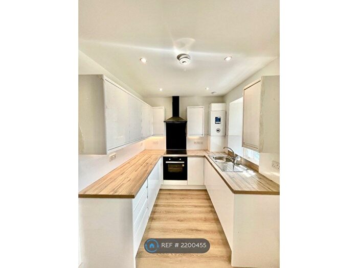 2 Bedroom Maisonette To Rent In Camphill Road, Broughty Ferry, Dundee, DD5