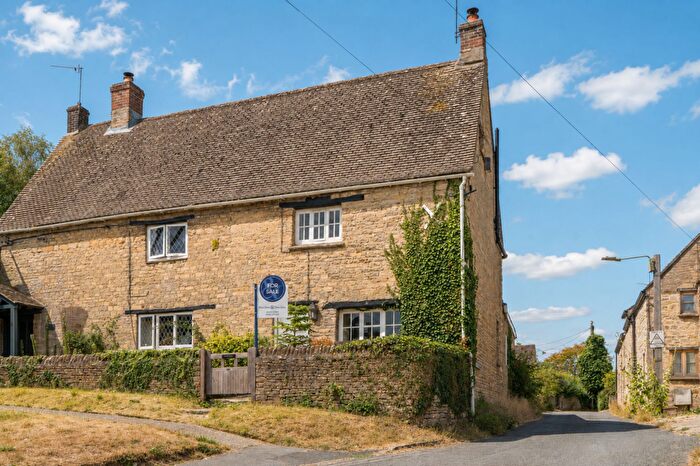 3 Bedroom Semi-Detached House For Sale In Heath Lane, Bladon, OX20