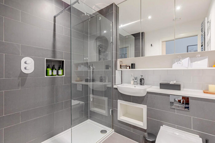 2 Bedroom Apartment To Rent In New North Road, London, ., N1