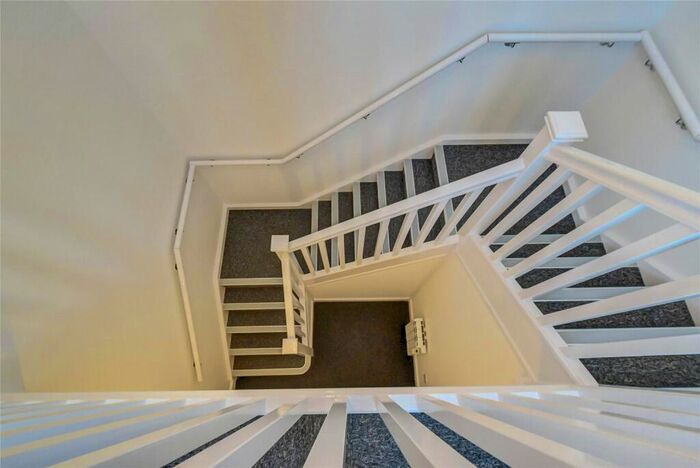 1 Bedroom Flat To Rent In Hallgate, Cottingham, East Yorkshire, HU16
