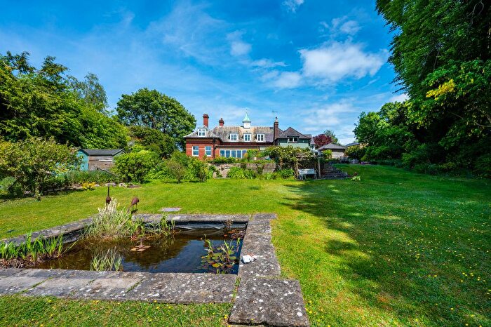 4 Bedroom Detached House For Sale In Martins Wick, Puttenham, Guildford, GU3