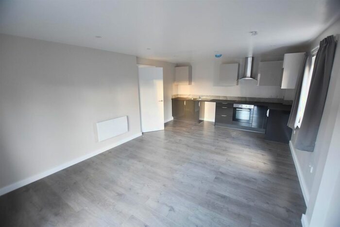 1 Bedroom Flat To Rent In Paddock Way, Hinckley, Leicestershire, LE10