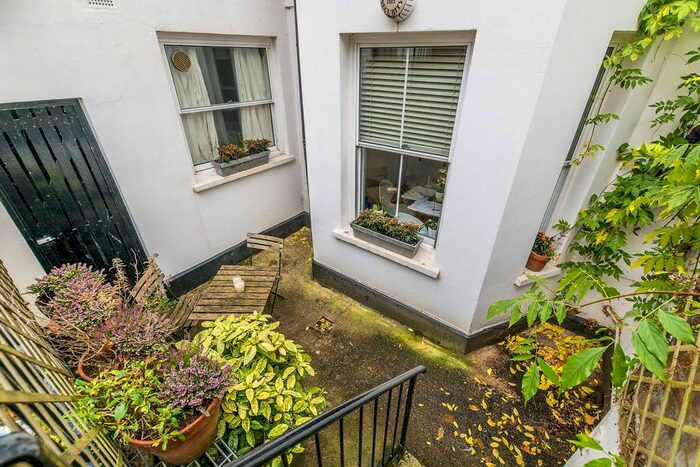 1 Bedroom Flat To Rent In Aldridge Road Villas, Notting Hill, London, W11