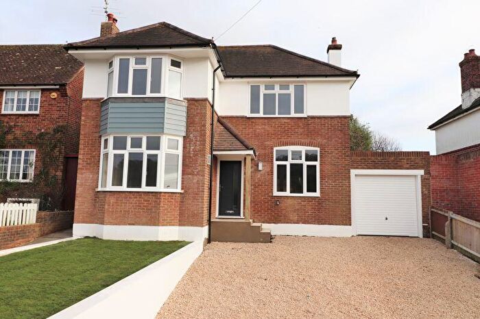 4 Bedroom Detached House For Sale In Maytree Avenue, Worthing, BN14
