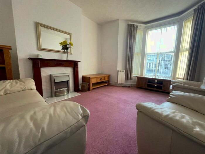 2 Bedroom Flat To Rent In Richmond Road, Cardiff, CF24