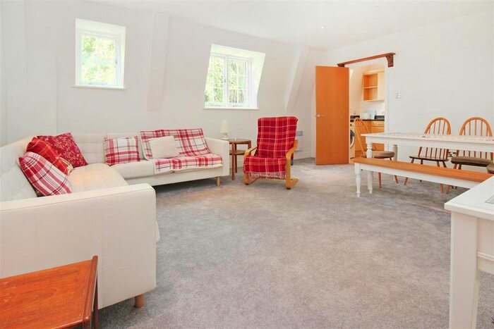 2 Bedroom Flat To Rent In St. Marys Street, Canterbury, Kent, CT1