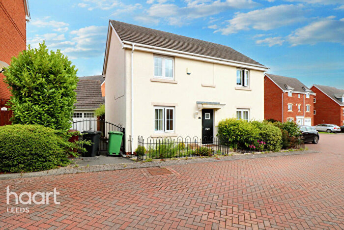 4 Bedroom Detached House For Sale In Willowdale, Leeds, LS10