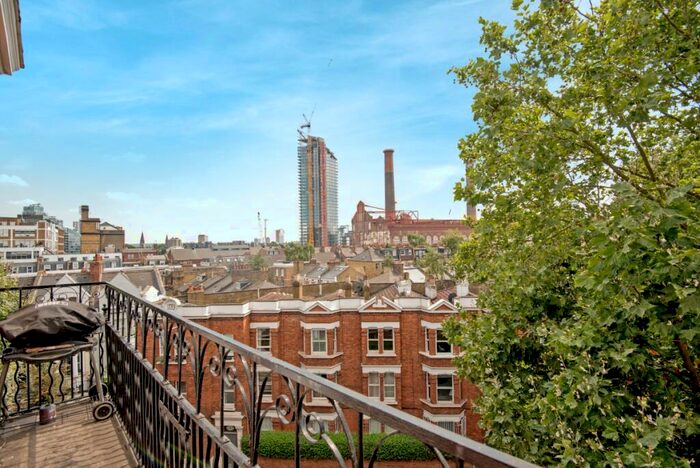 3 Bedroom Flat To Rent In Cremorne Road Chelsea, SW10